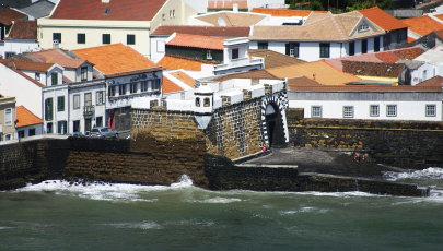 Fábrica da Baleia de Porto Pim
