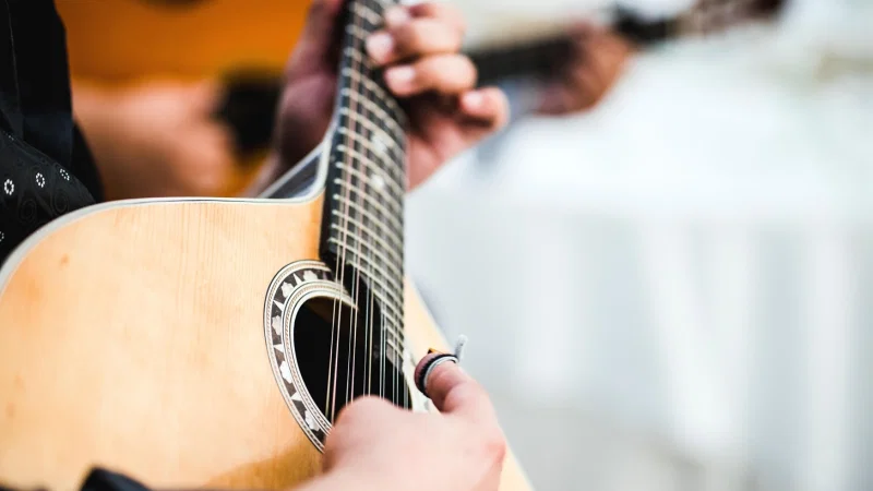 Guitarra portuguesa clássica em destaque