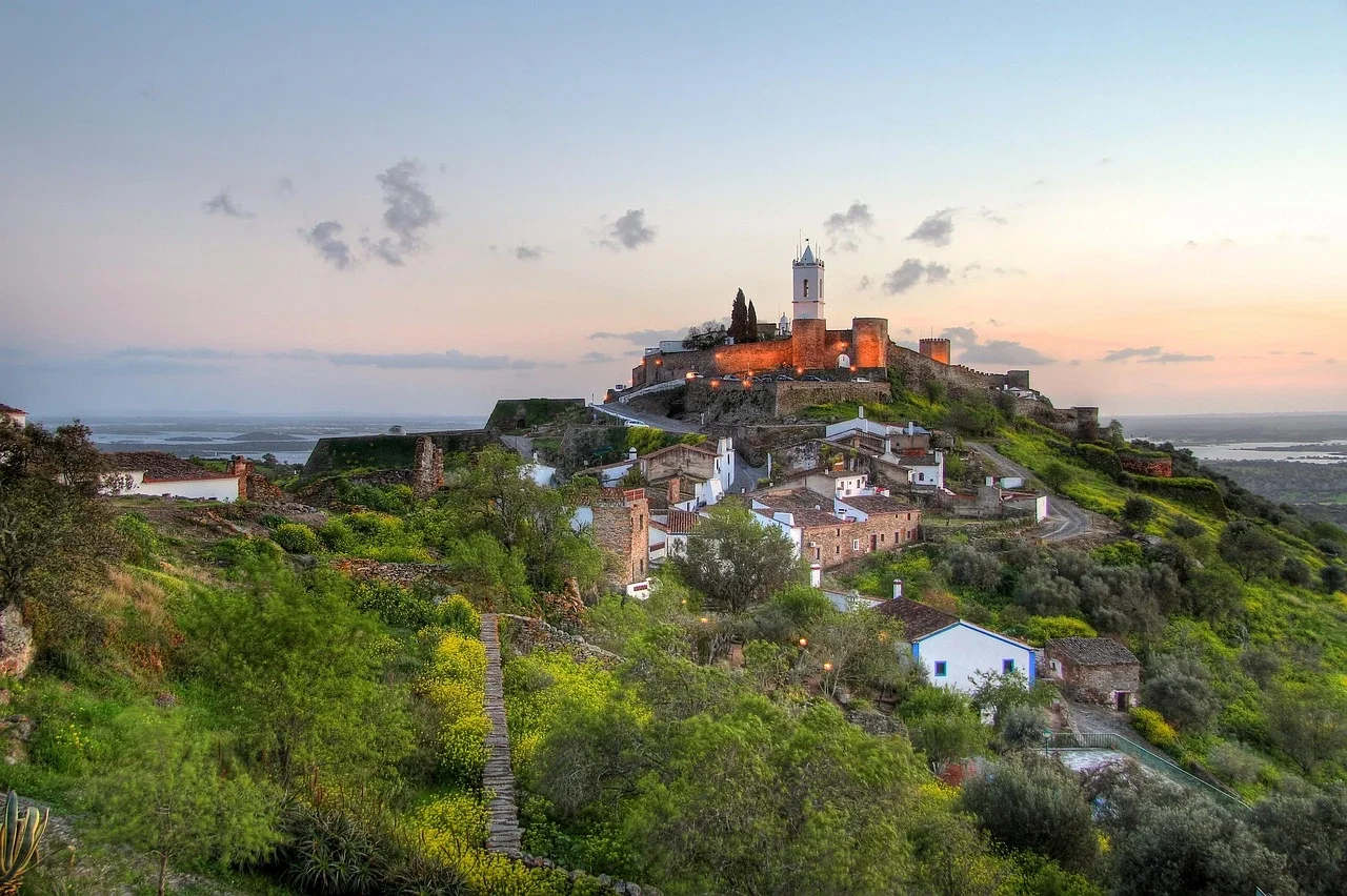 Cidades vilas e locais em destaque monsaraz evora — Distrito de Évora