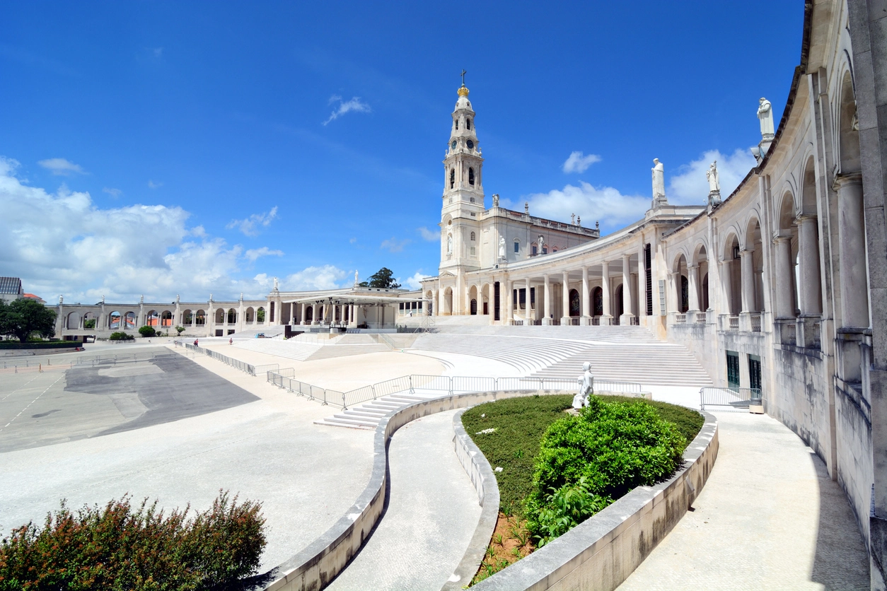 Cidades e locais em destaque fatima centro portugal — Centro