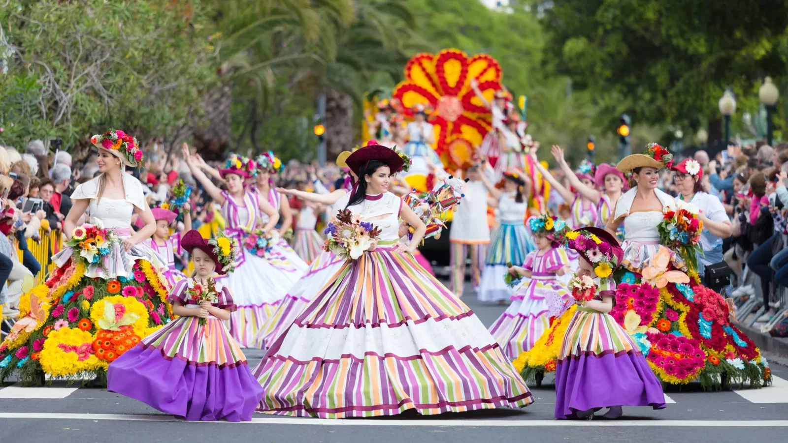 Eventos imperdiveis na ilha da madeira festa das flores — Ilha da Madeira