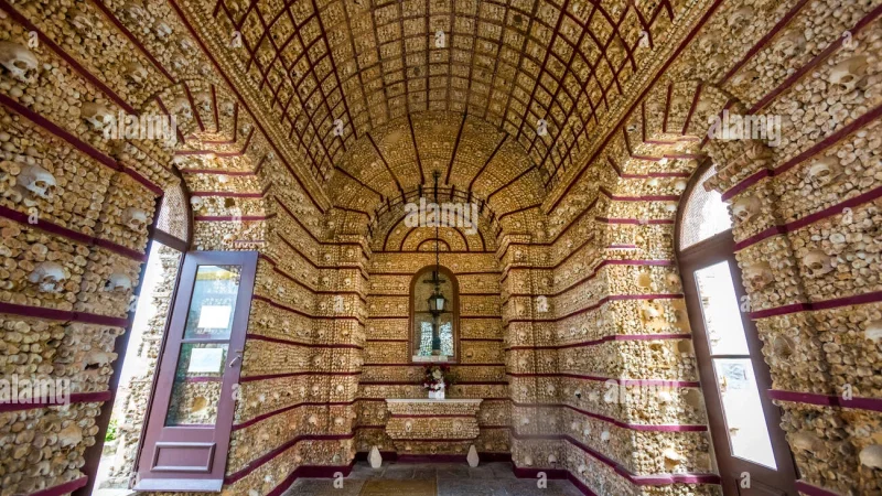 Capela dos Ossos – photo 10