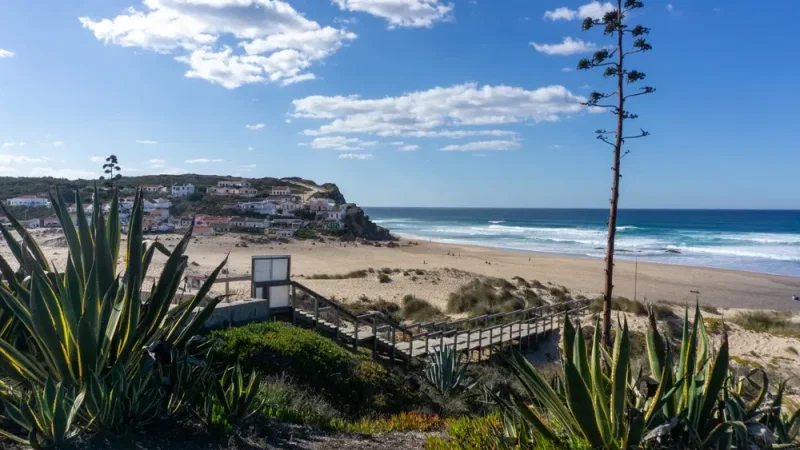 Praia de Monte Clérigo