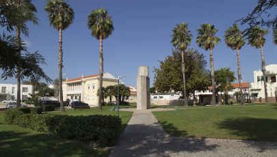 Villa on Hollywood
                                              Boulevard