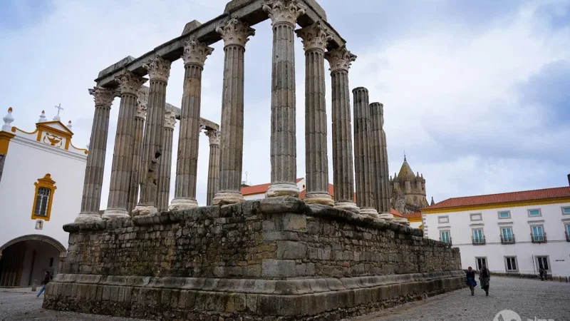 Templo Romano de Évora – photo 3
