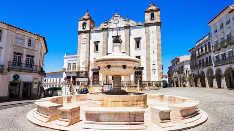 Foto do Ponto de Interesse Praça do Giraldo