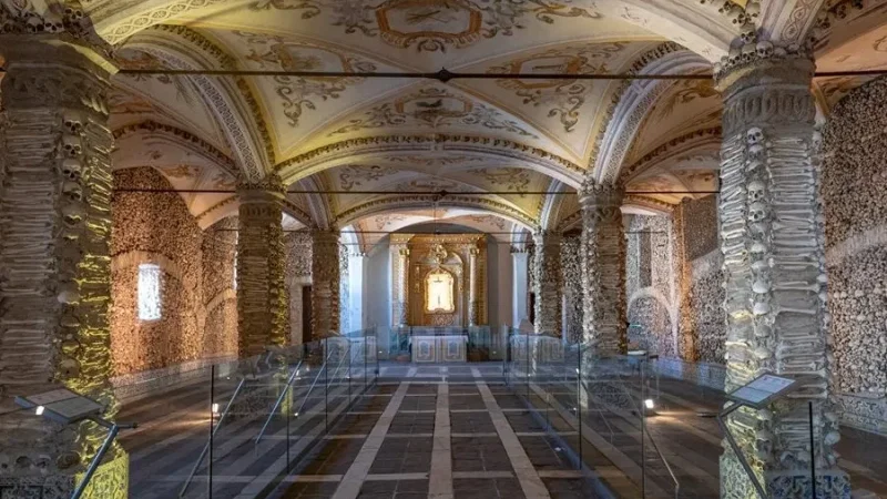 Capela dos Ossos – photo 7