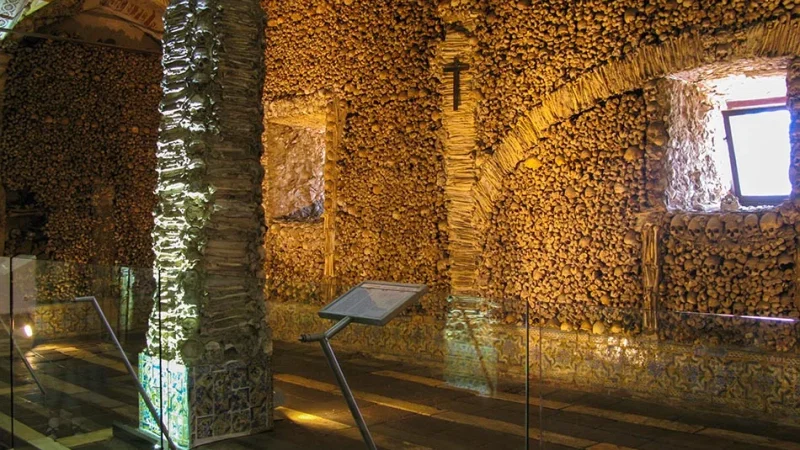 Capela dos Ossos – photo 8