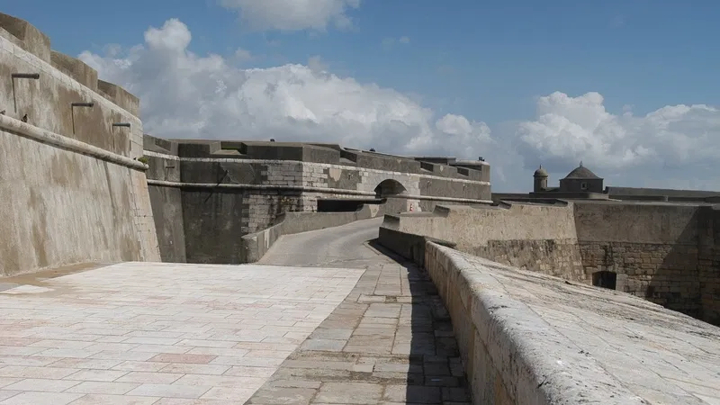 Foto do Ponto de Interesse Forte de São Julião da Barra