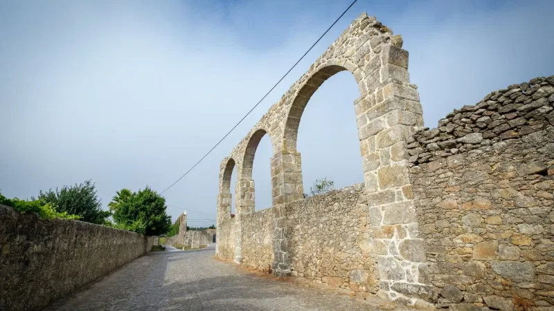 Foto do Ponto de Interesse Aqueduto de Santa Clara