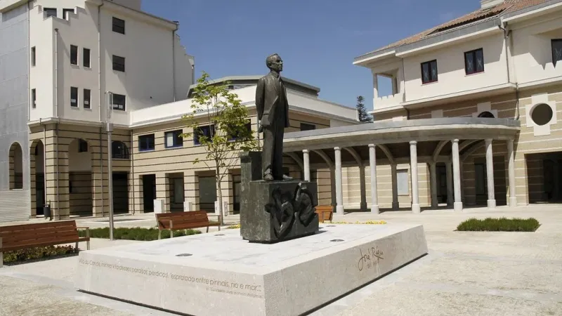 Foto do Ponto de Interesse Praça José Régio