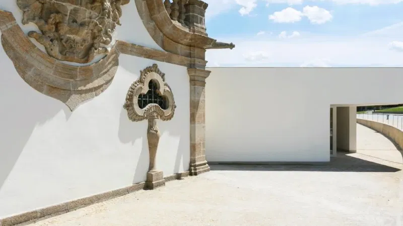 Foto do Ponto de Interesse Museu Internacional de Escultura Contemporânea