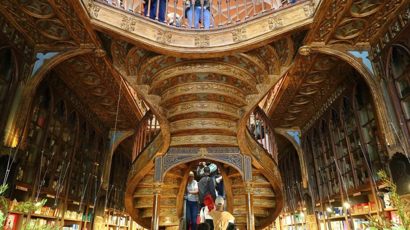 Foto do Ponto de Interesse Livraria Lello