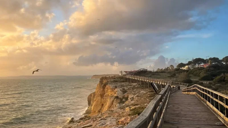 Passadiço do Carvoeiro e Algar Seco