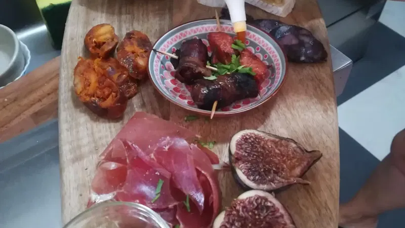 Foto da atividade Café Vintage Tapas & Wine